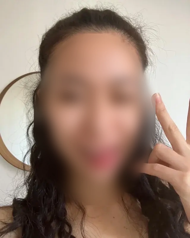 Julie - Image 2